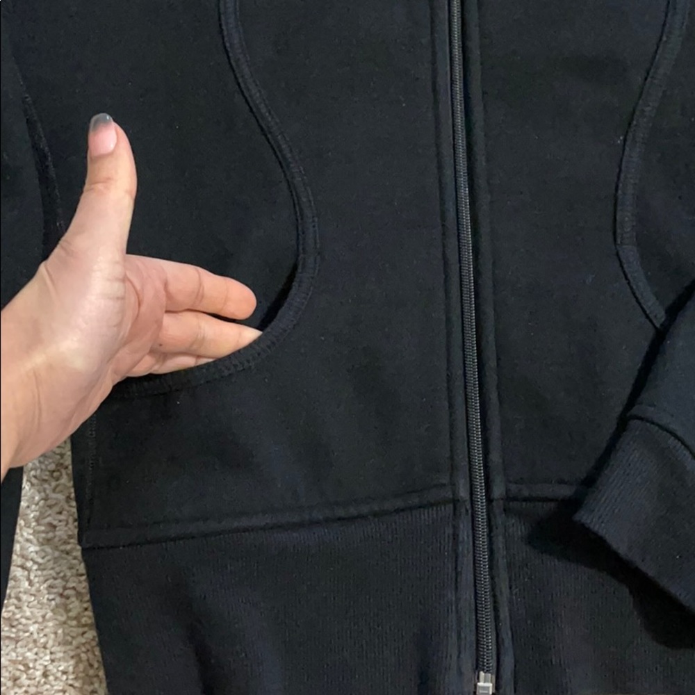 ❌sold❌Lululemon Scuba Hoodie in Black - Picture 7 of 8